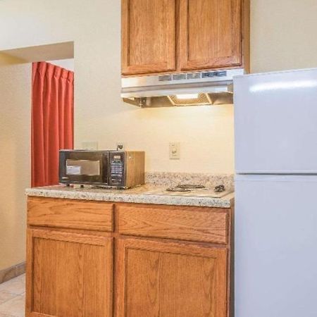 Rodeway Inn & Suites Macon Esterno foto