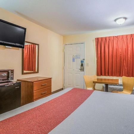 Rodeway Inn & Suites Macon Esterno foto