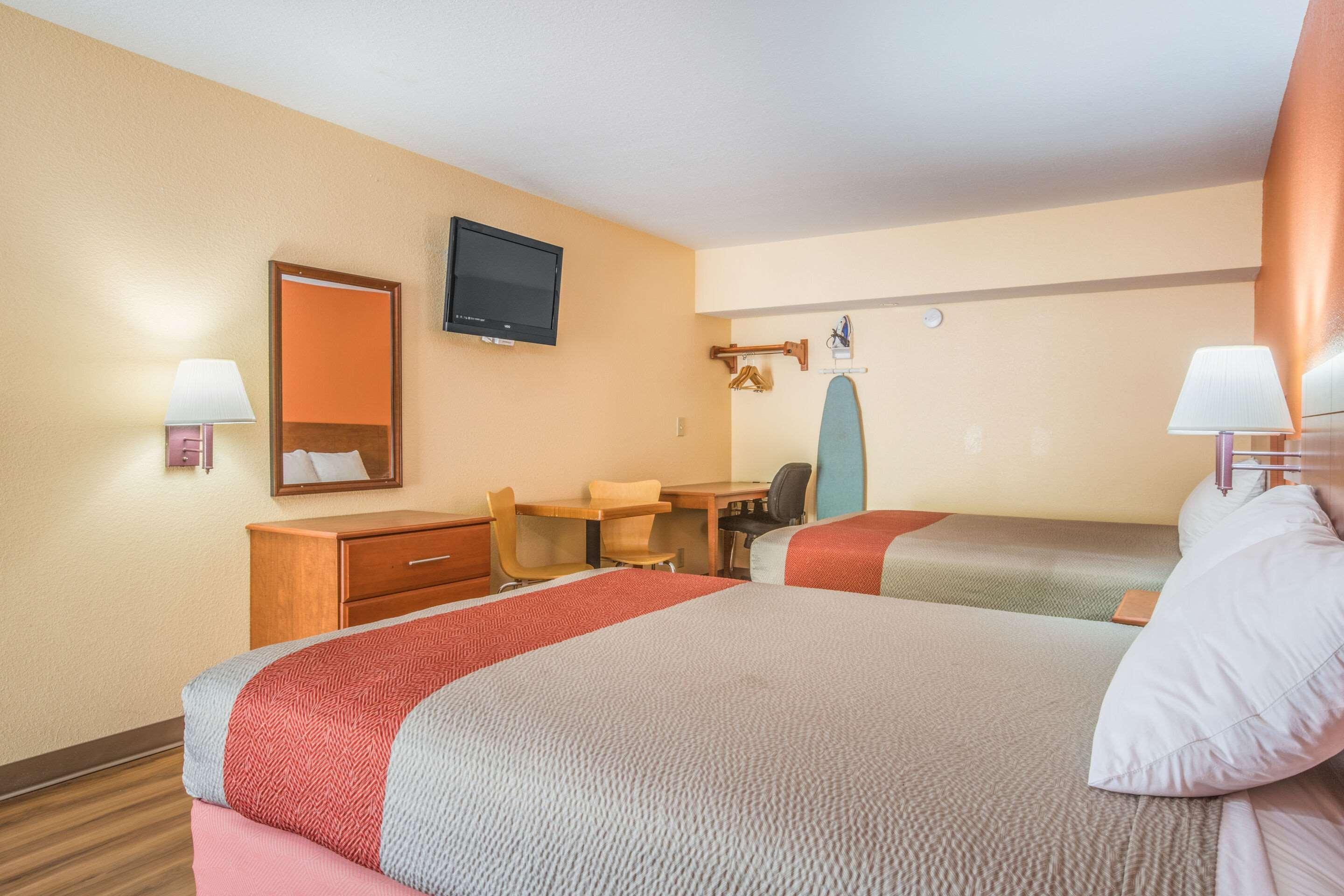 Rodeway Inn & Suites Macon Esterno foto