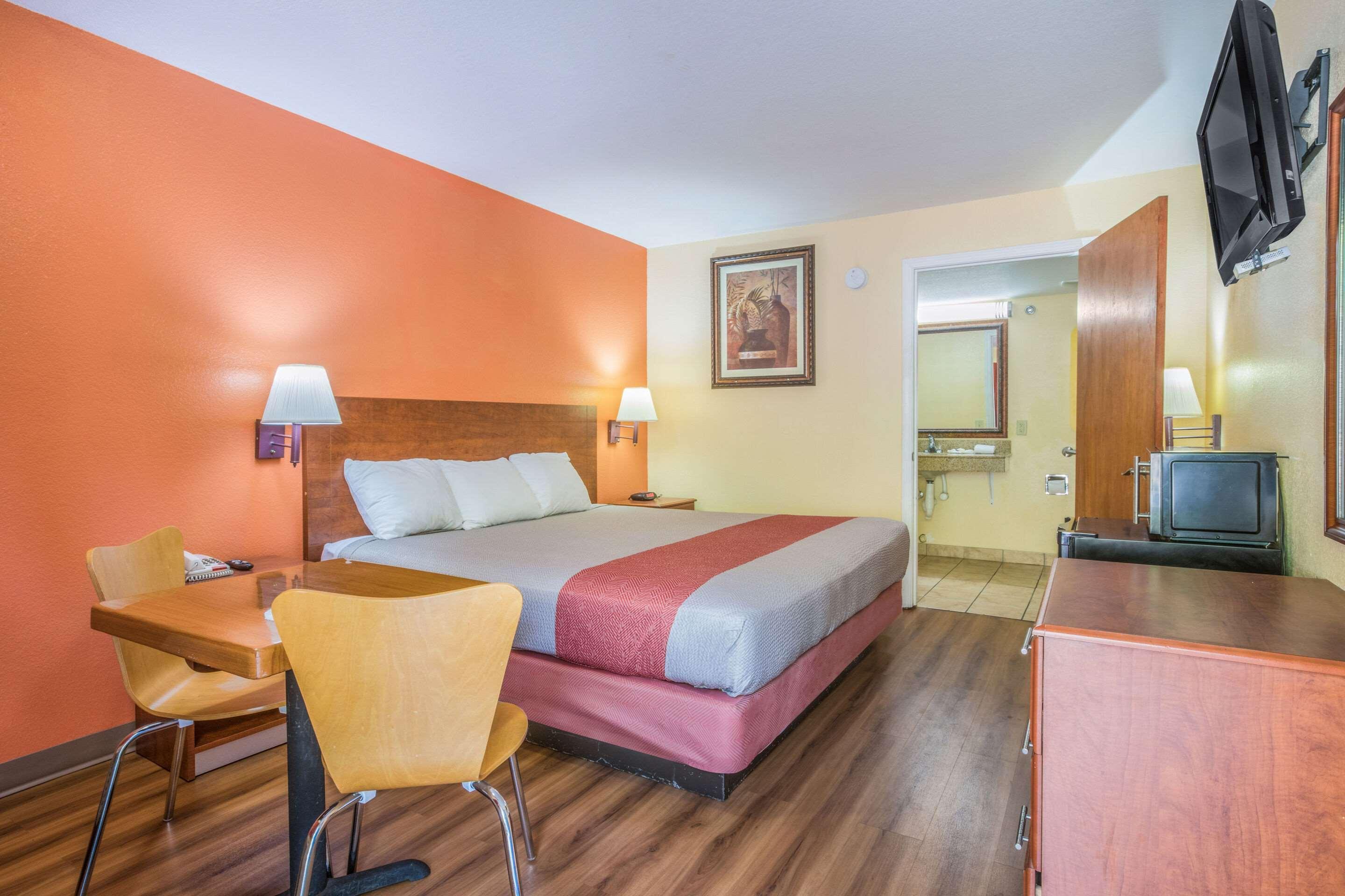 Rodeway Inn & Suites Macon Esterno foto