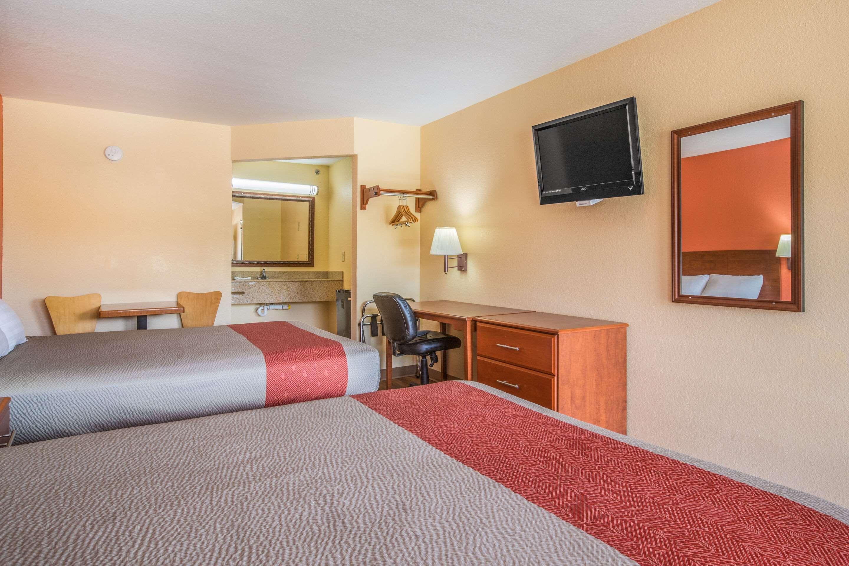 Rodeway Inn & Suites Macon Esterno foto