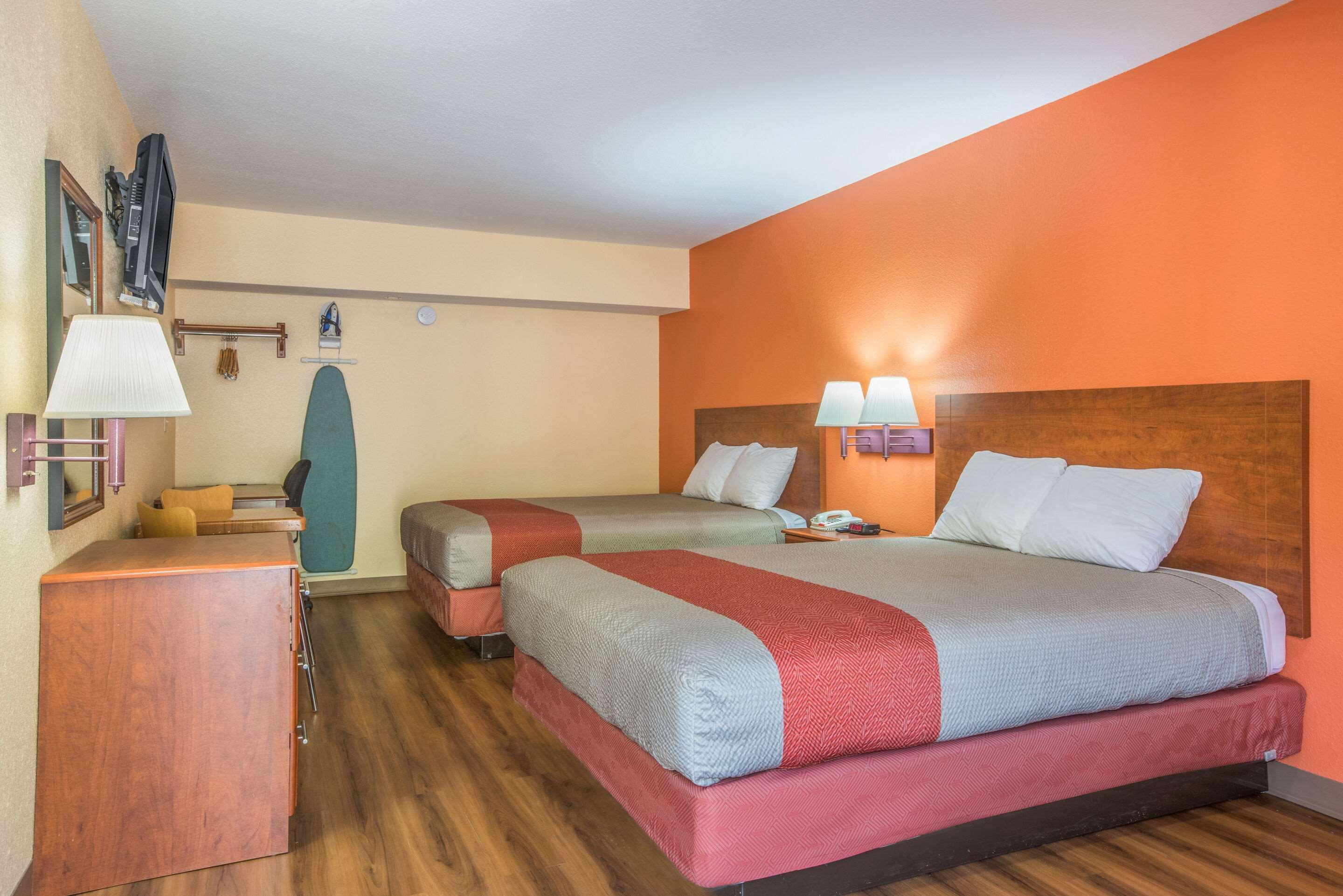Rodeway Inn & Suites Macon Esterno foto