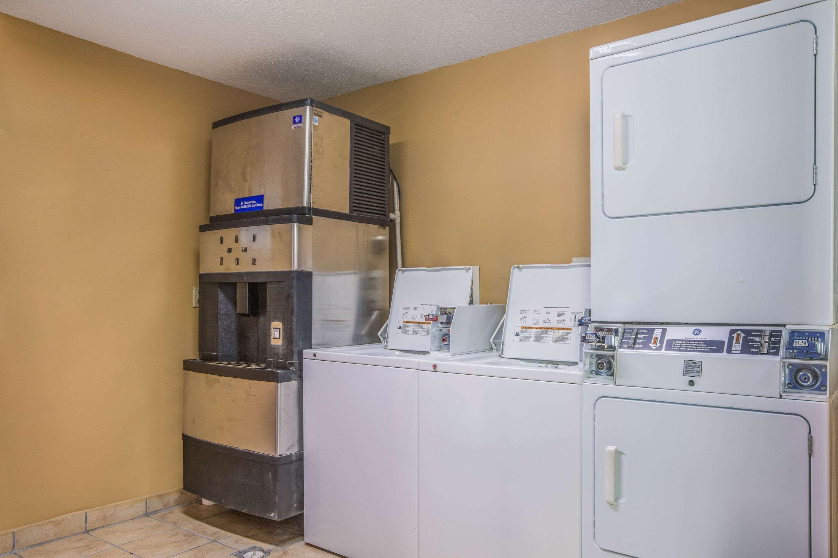 Rodeway Inn & Suites Macon Esterno foto