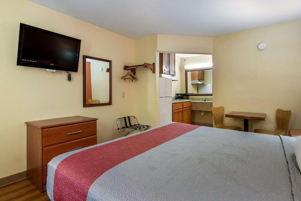 Rodeway Inn & Suites Macon Esterno foto
