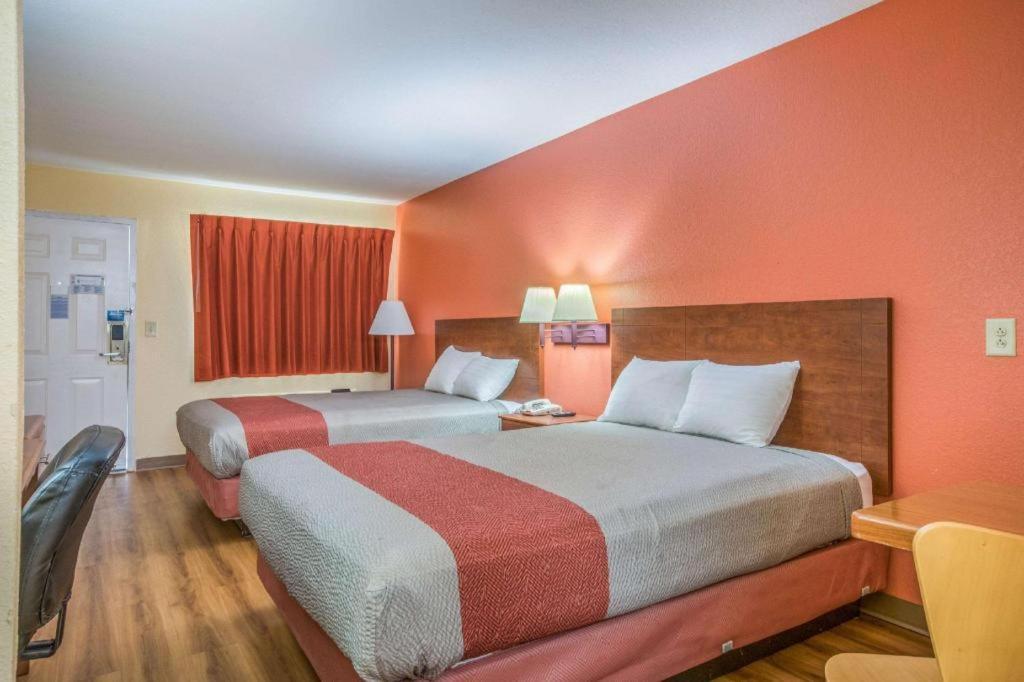 Rodeway Inn & Suites Macon Esterno foto