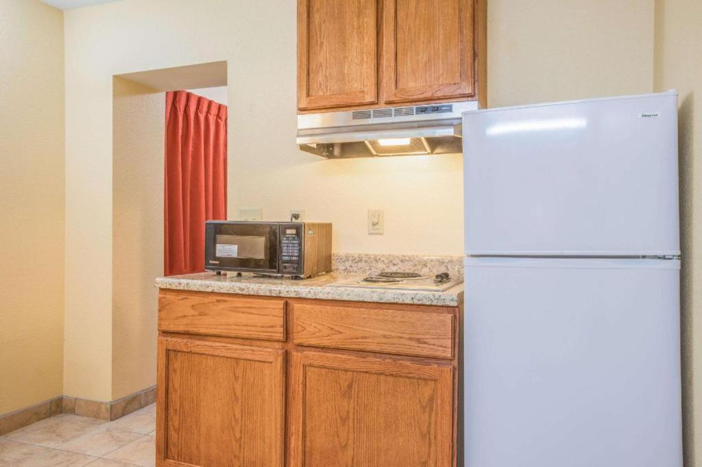 Rodeway Inn & Suites Macon Esterno foto