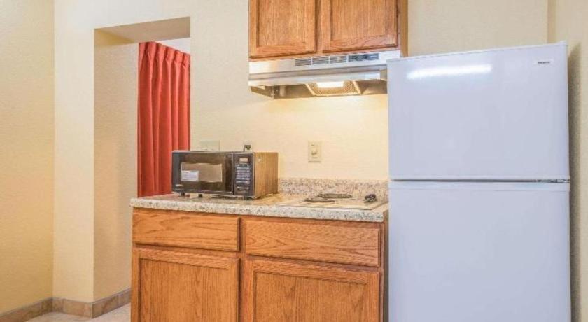 Rodeway Inn & Suites Macon Esterno foto
