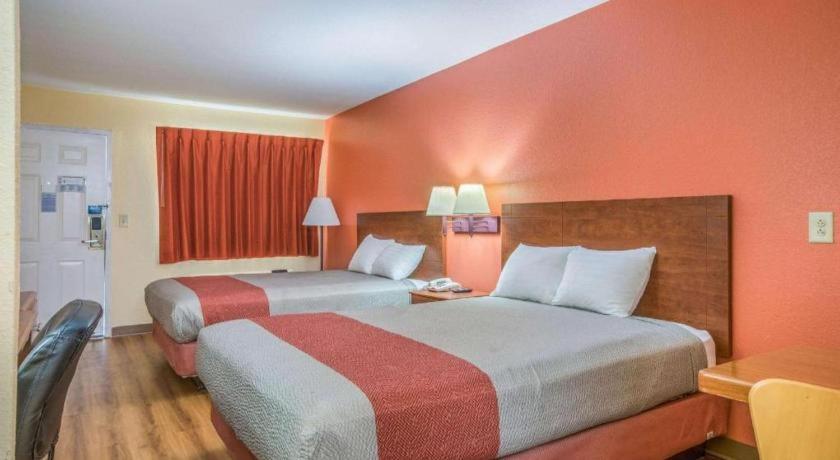 Rodeway Inn & Suites Macon Esterno foto
