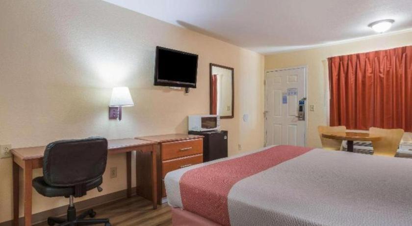 Rodeway Inn & Suites Macon Esterno foto