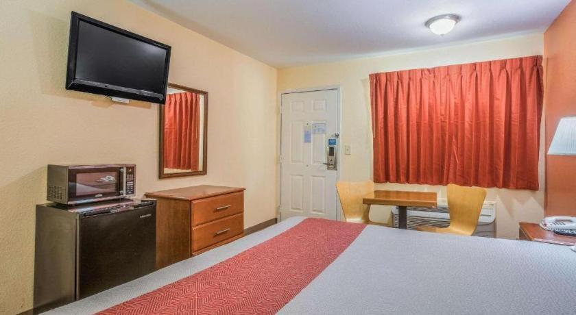 Rodeway Inn & Suites Macon Esterno foto