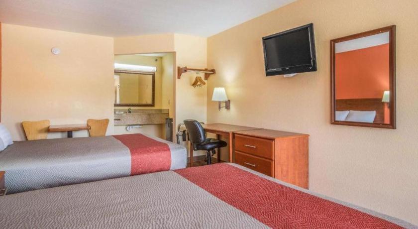 Rodeway Inn & Suites Macon Esterno foto